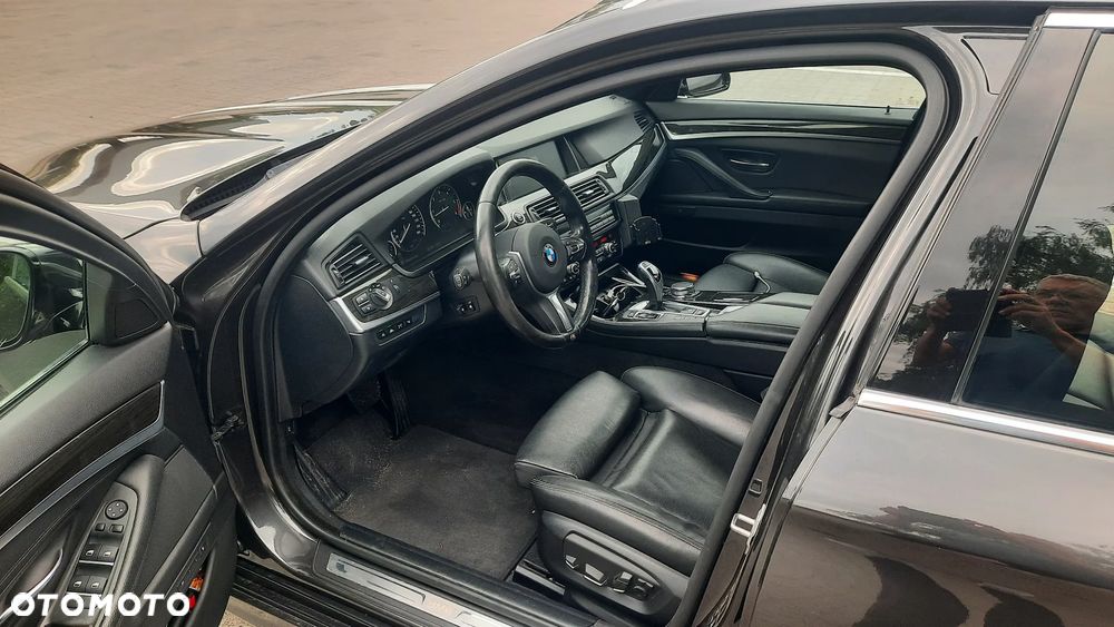 BMW Seria 5 530d xDrive - 7