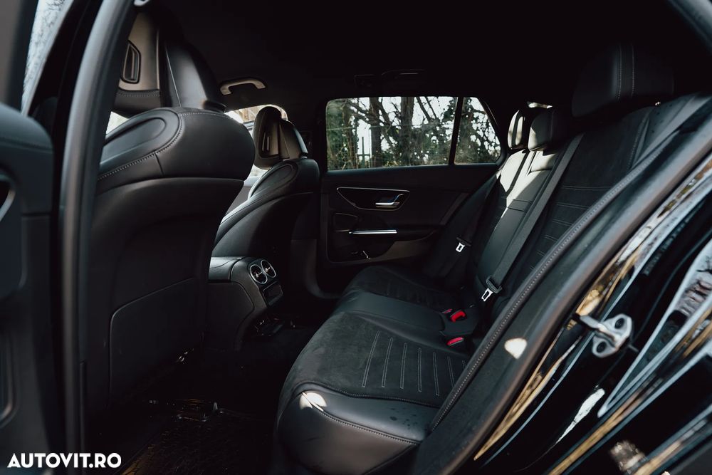 Mercedes-Benz C - 12