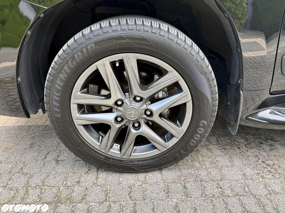 Lexus LX - 10