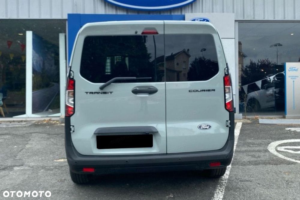 Ford Transit Courier - 8