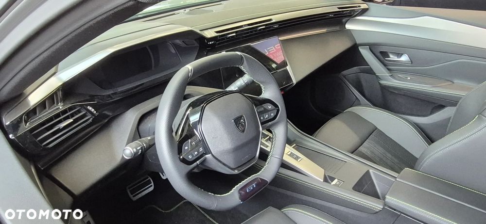 Peugeot 408 - 6
