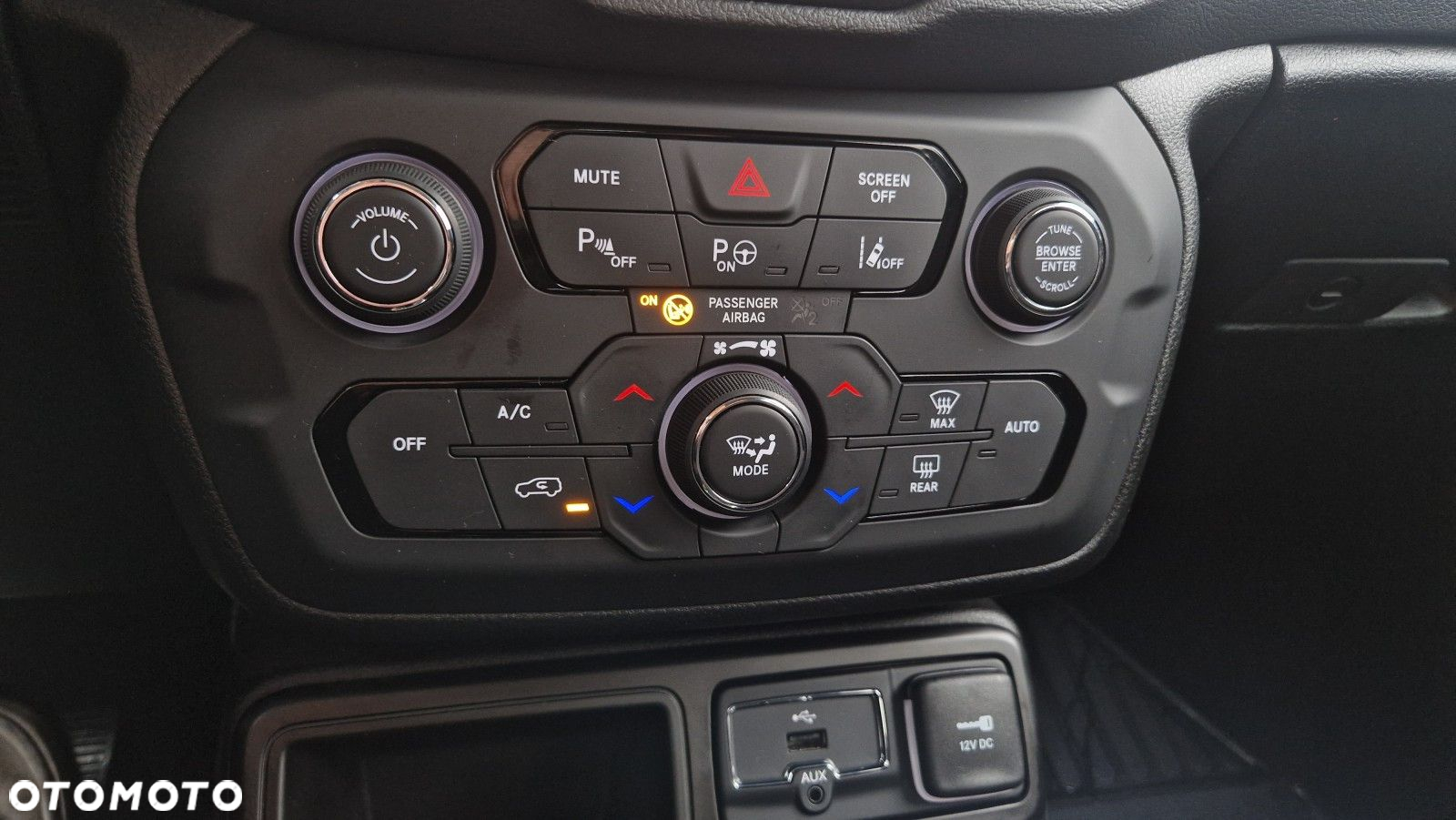 Jeep Renegade - 24