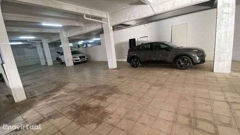 Lugar de parqueamento - Grande imagem: 2/7