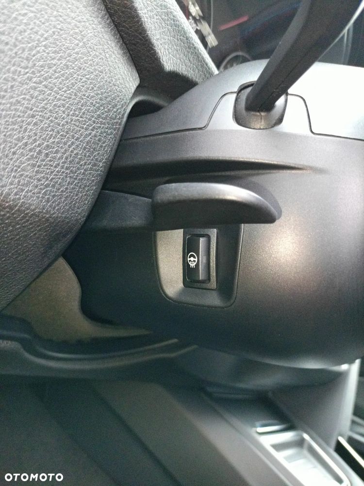 BMW Seria 3 320d xDrive - 12