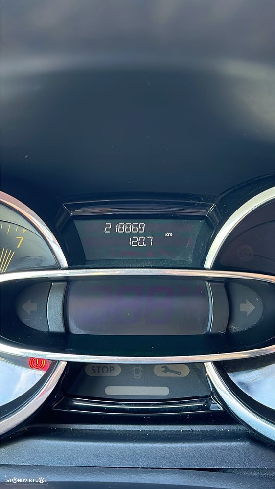 Renault Clio Sport Tourer 0.9 TCE Dynamique S - 4