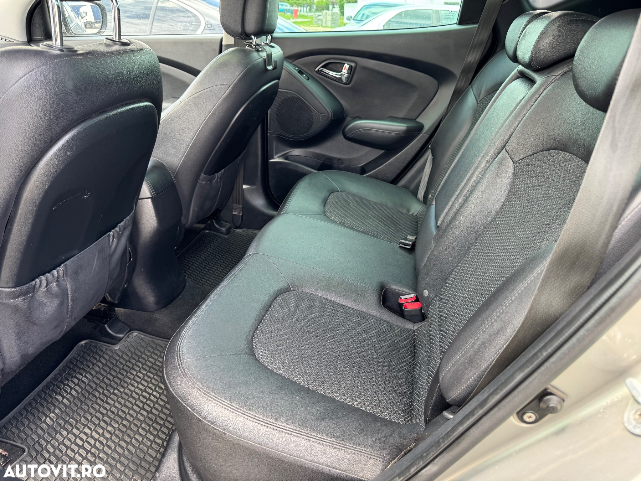 Hyundai ix35 2.0 CRDI 4WD Automatik Premium - 8