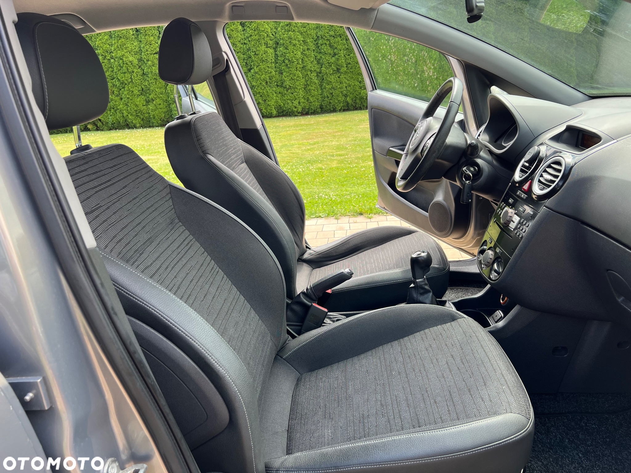 Opel Corsa 1.2 16V Enjoy - 8