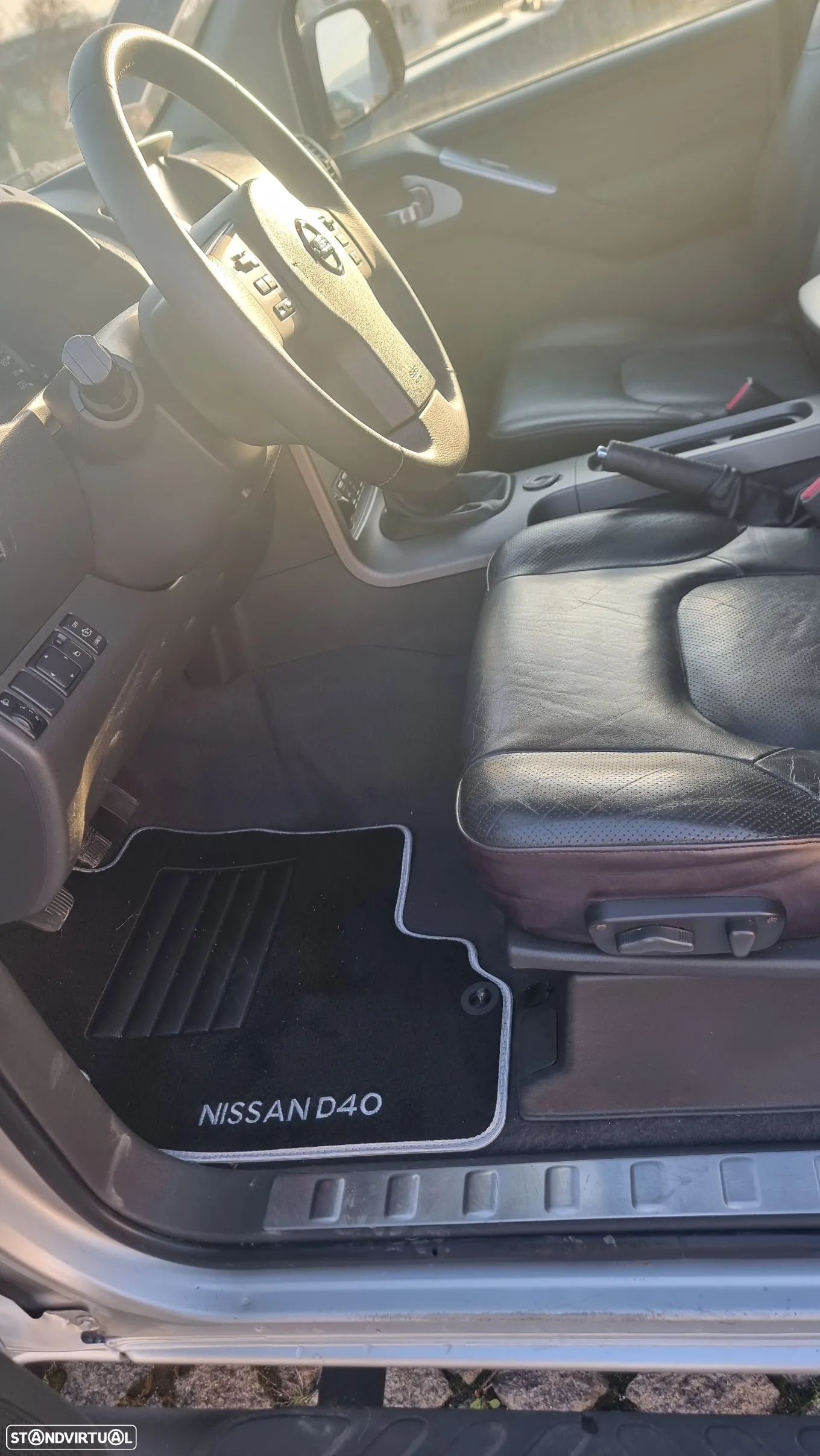 Nissan Navara Premium - 16