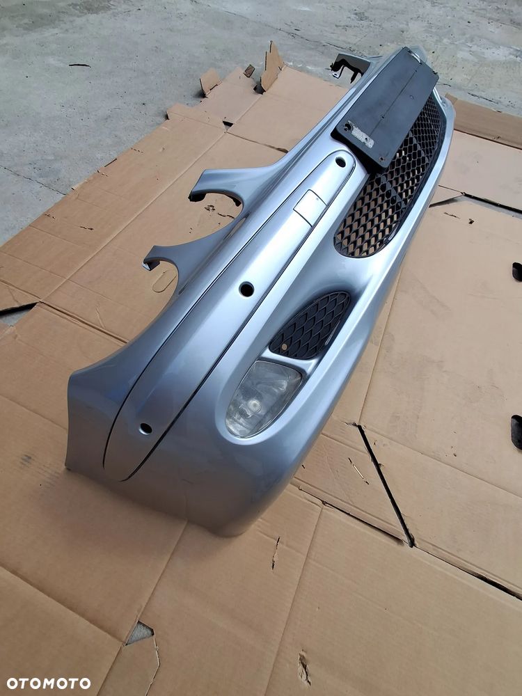 Zderzak przedni Mercedes E klasa W211 LAK 744 Classic - 2