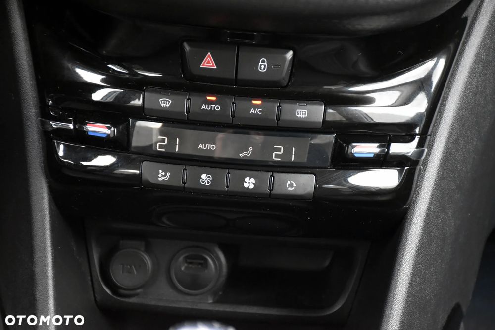 Peugeot 2008 BlueHDi 100 Allure - 26