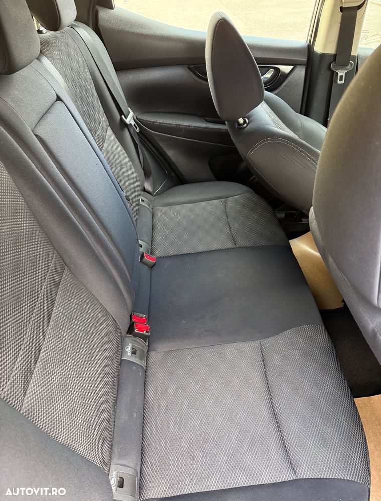 Nissan Qashqai 1.6 DCI Xtronic TEKNA - 16