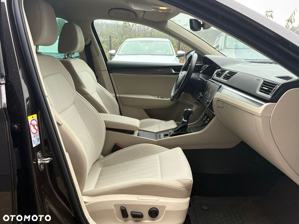 Skoda Superb 2.0 TDI SCR Style DSG - 12