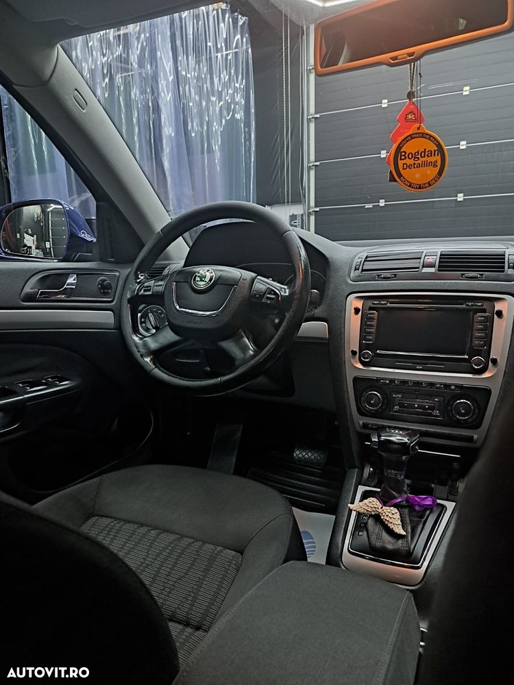Skoda Octavia 1.6 TDI Ambiente DSG - 9