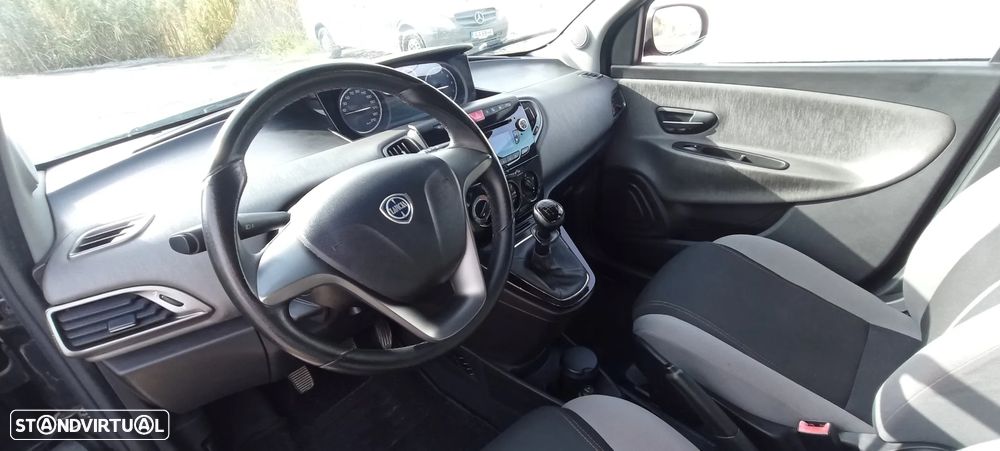 Lancia Ypsilon 1.2 S&S Gold - 9