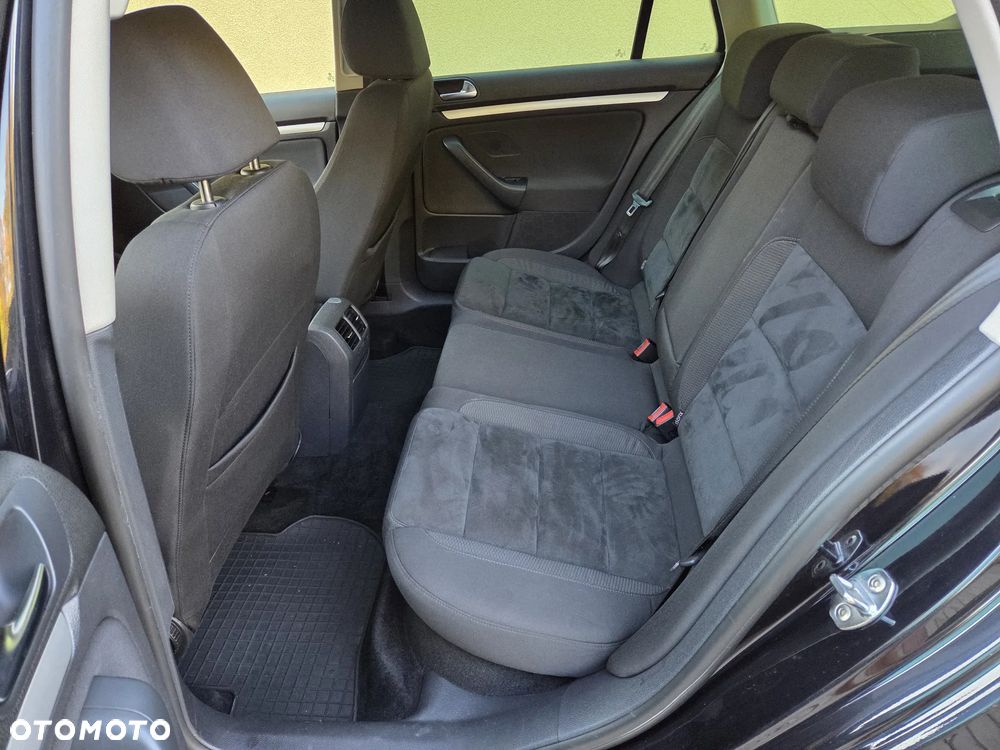 Volkswagen Golf 2.0 TDI DPF Highline - 18