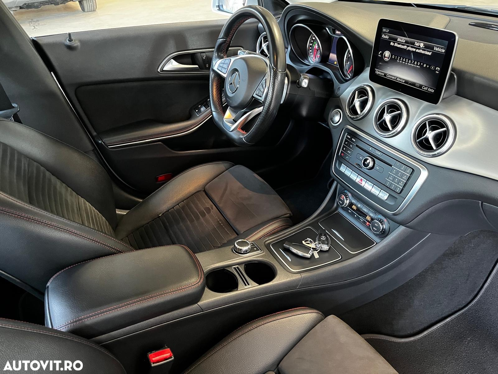 Mercedes-Benz CLA - 24