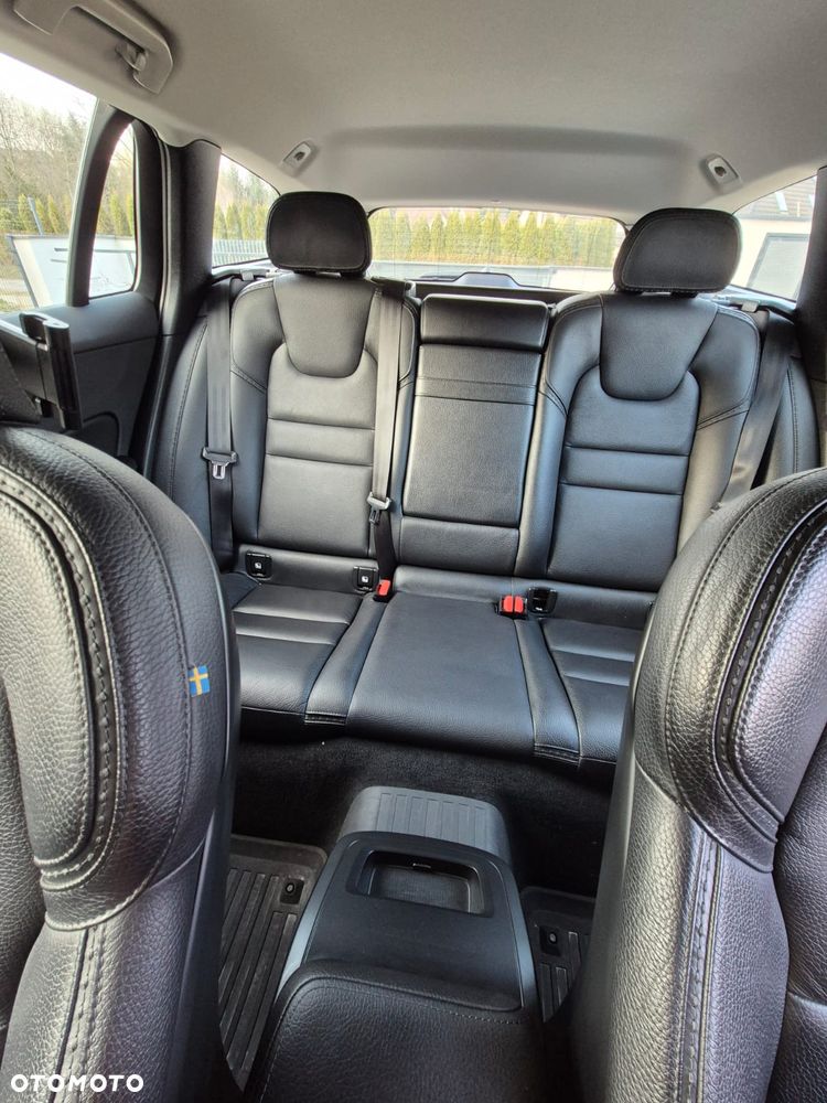 Volvo V60 Cross Country D4 AWD - 17