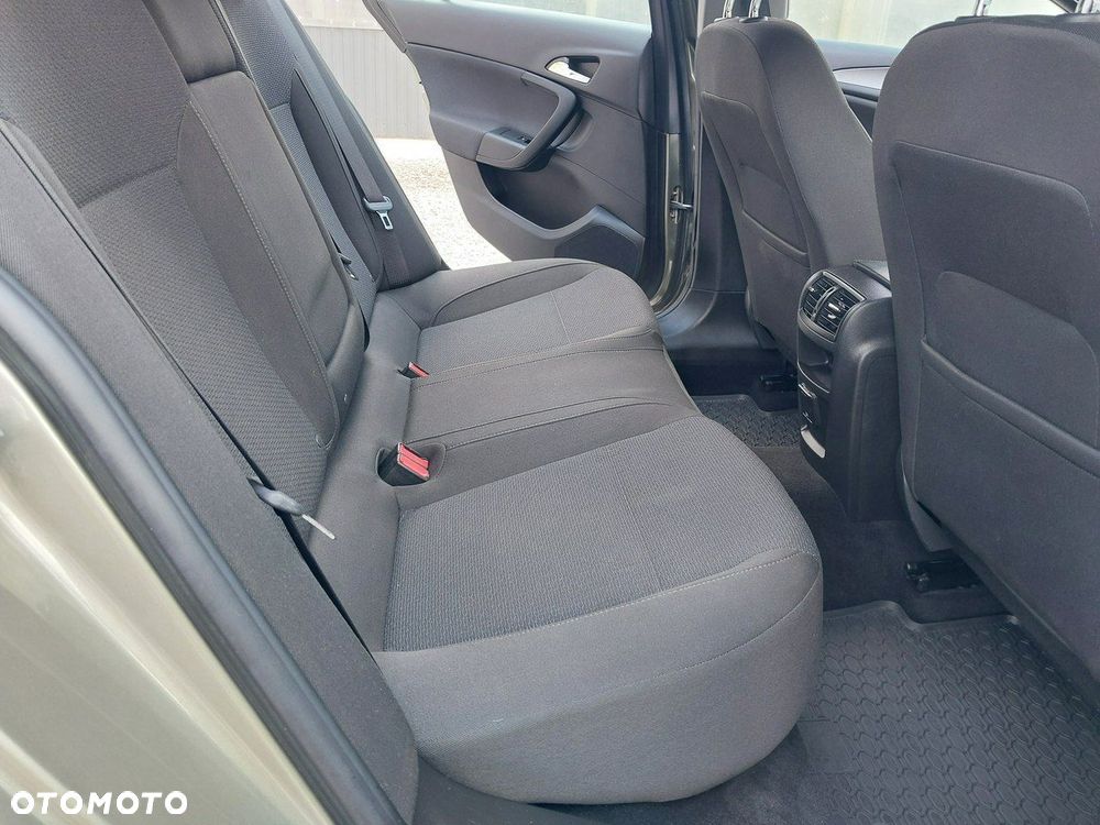 Opel Insignia - 15