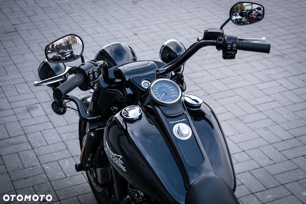 Harley-Davidson Trike Freewheeler - 14