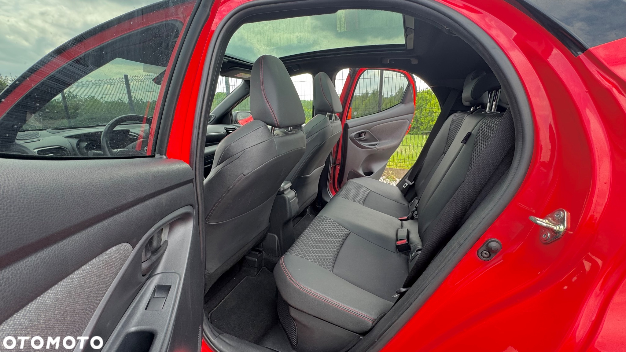 Toyota Yaris Hybrid 1.5 Executive - 11
