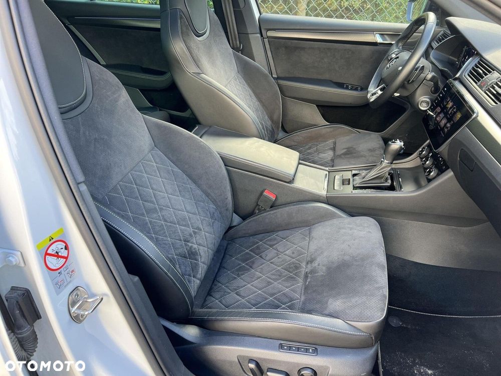 Skoda Superb 2.0 TDI SCR 4x4 Sportline DSG - 17