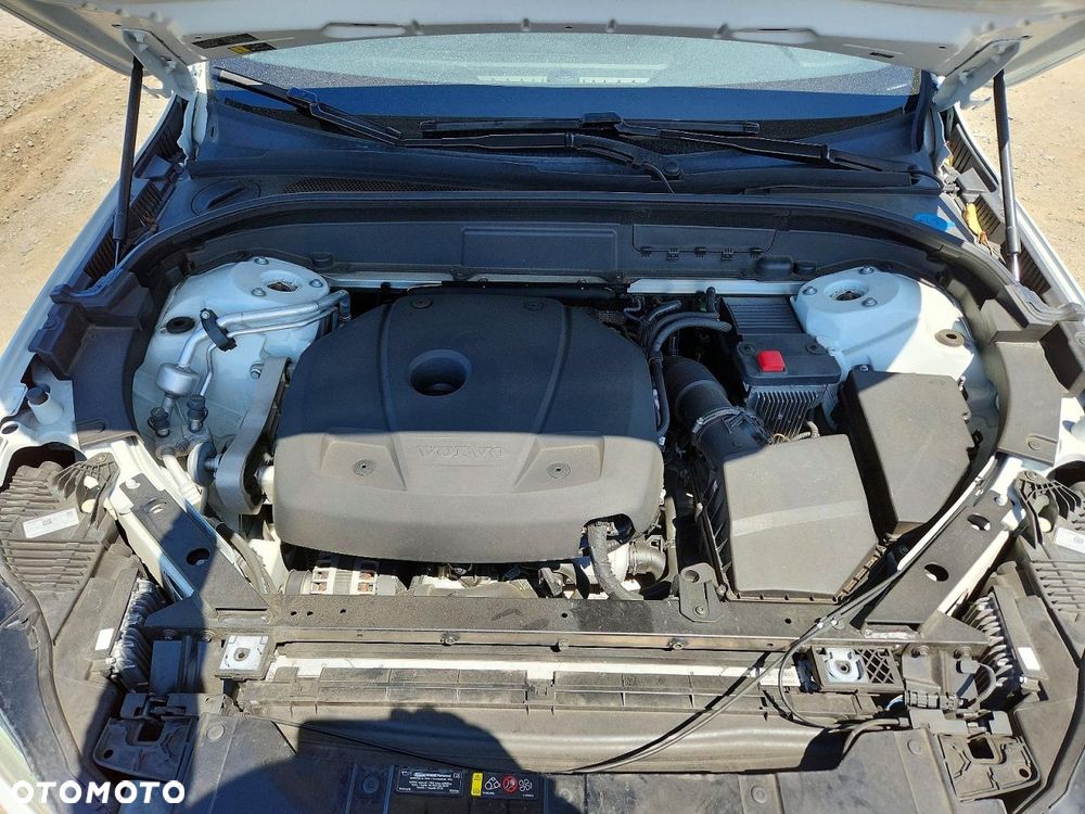 Volvo XC 60 T5 AWD Geartronic RDesign - 12