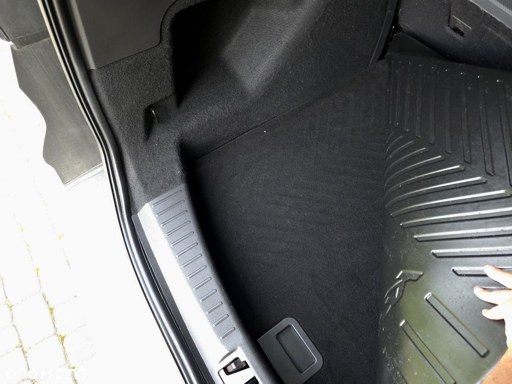 Ford Kuga 2.0 TDCi FWD Titanium - 36