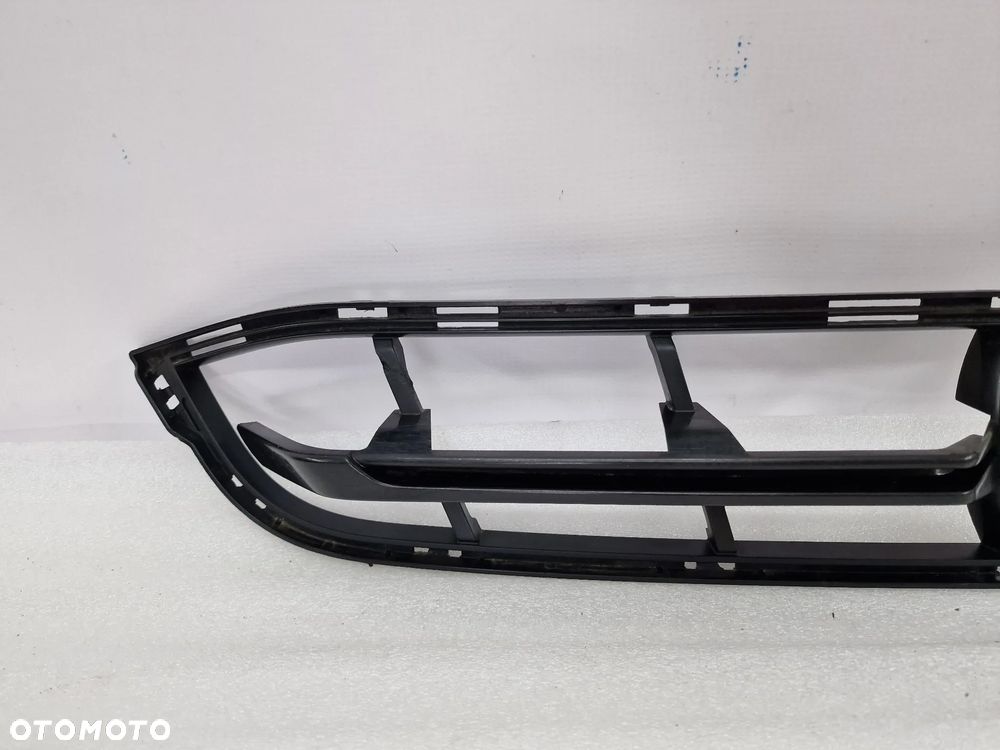BMW G01 X3 KRATKA ŚRODKOWA ZDERZAKA PRZEDNIEGO PRZÓD POD RADAR , NR 773828-10 , NR AUKCJI KR198 - 4