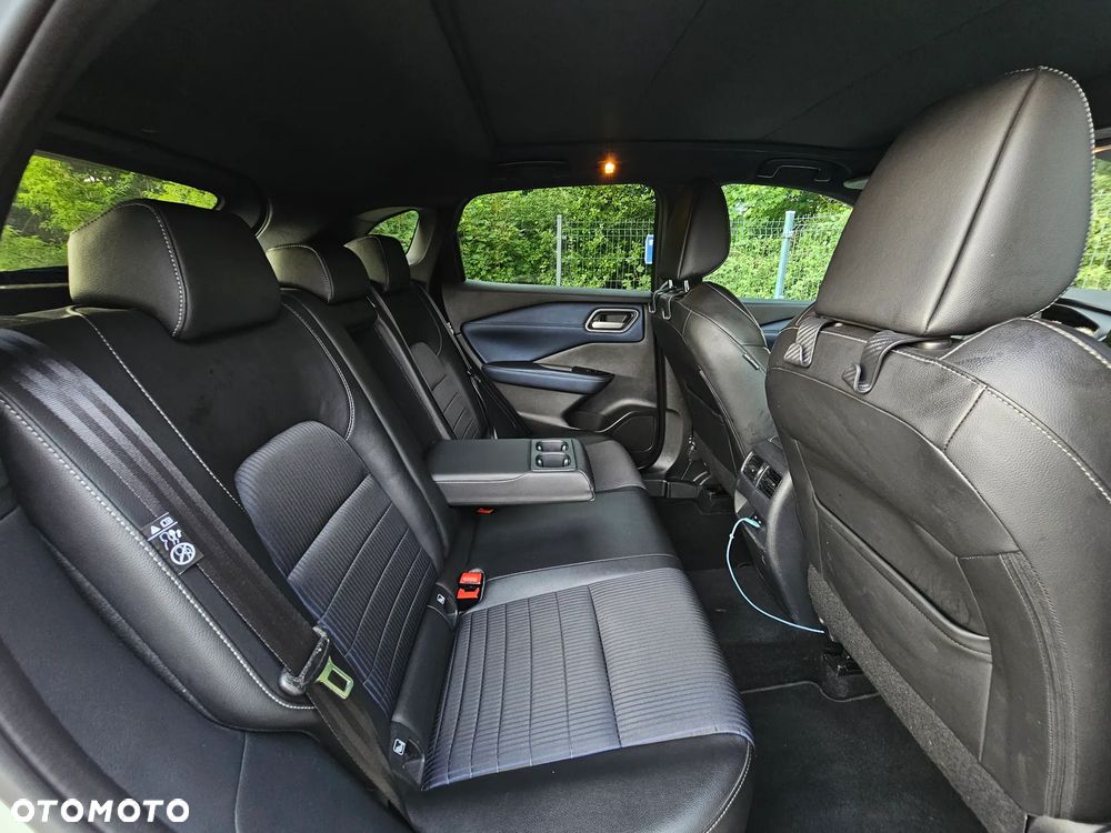 Nissan Qashqai 1.3 DIG-T 4x4 MHEV Xtronic Tekna - 25