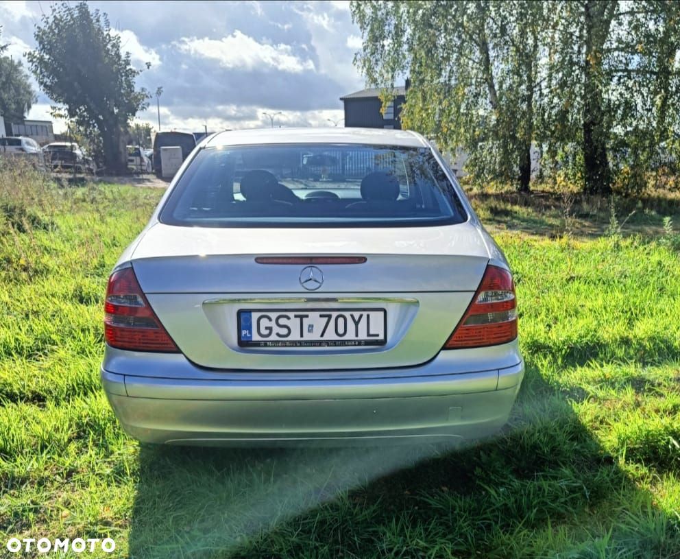 Mercedes-Benz E-Class 2004 photo 3