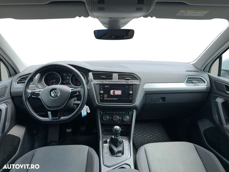 Volkswagen Tiguan - 14