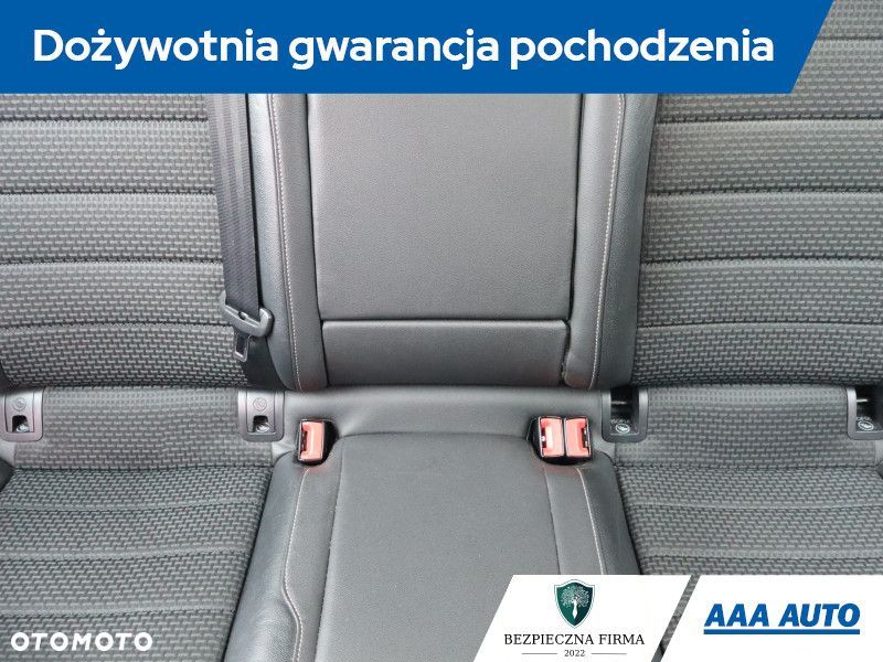 Volkswagen Golf - 11