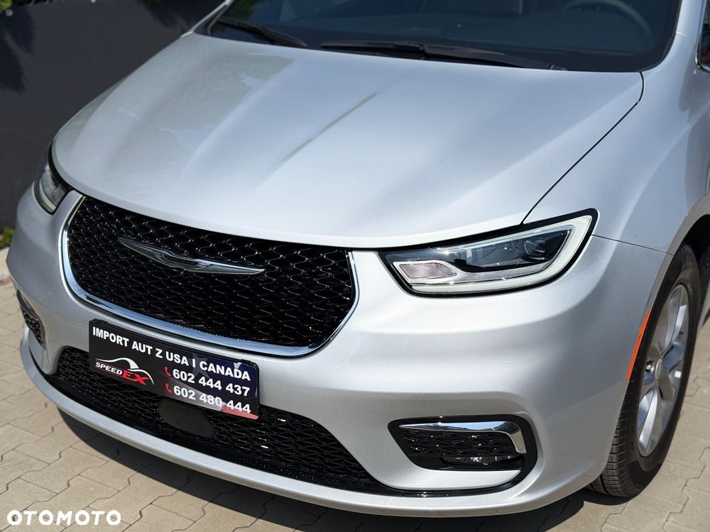 Chrysler Pacifica - 3