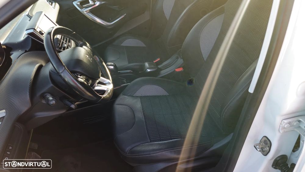 Peugeot 2008 1.6 e-HDi Allure - 16