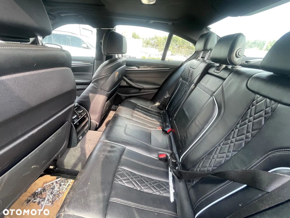 BMW Seria 5 540i xDrive Sport Line - 11