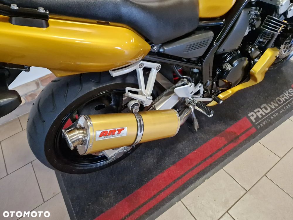 Yamaha FZS - 2