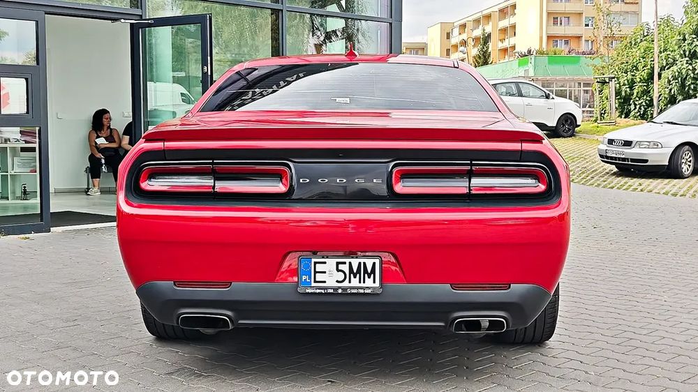 Dodge Challenger 3.6 SXT Plus - 10