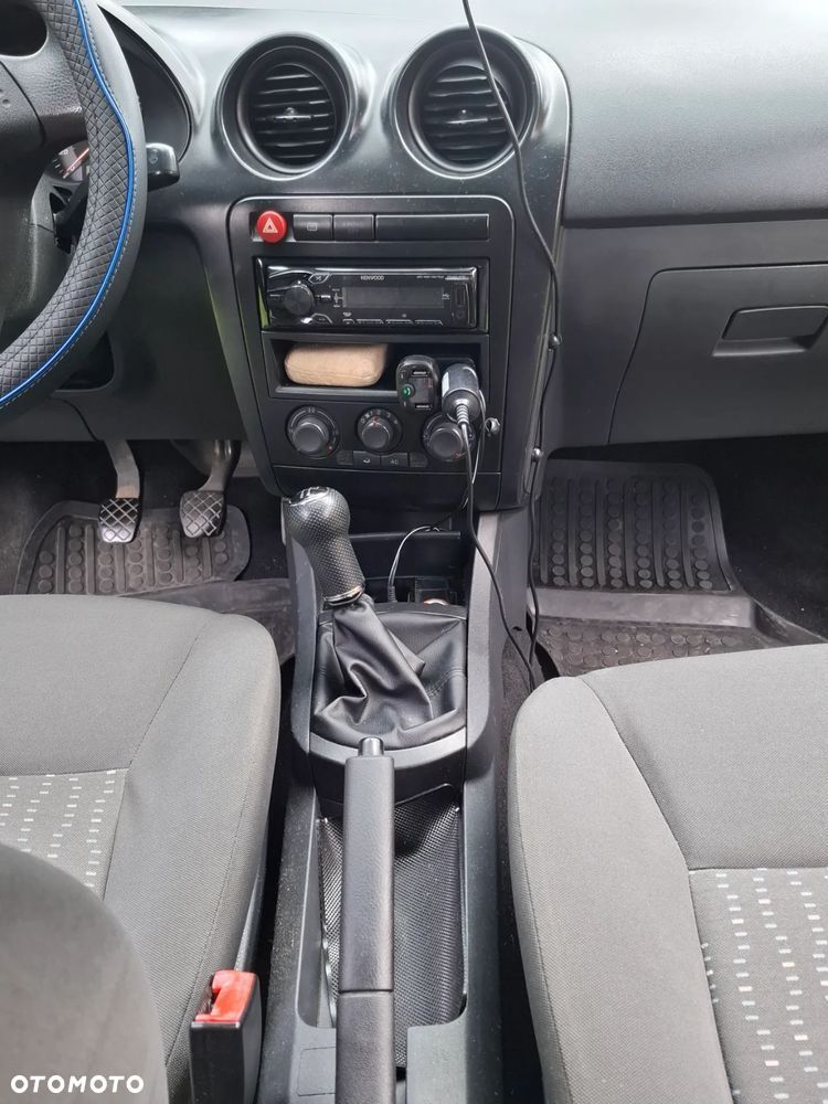 Seat Ibiza 1.4 16V Reference - 15