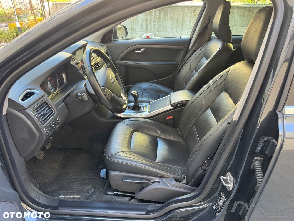 Volvo V70 D4 Momentum - 13