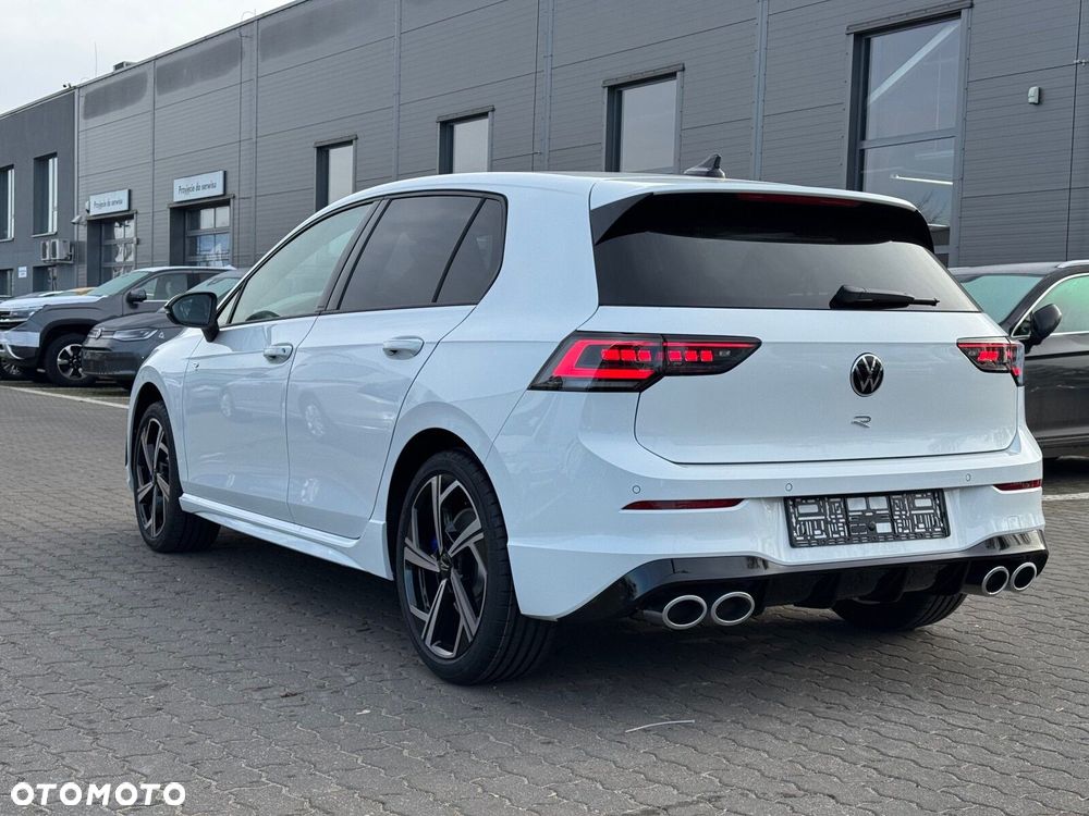 Volkswagen Golf - 11
