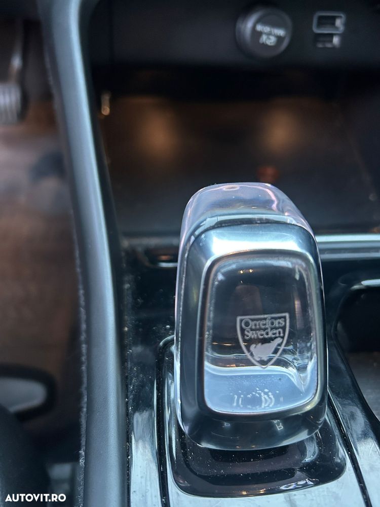 Volvo XC 40 D3 AWD Momentum - 8