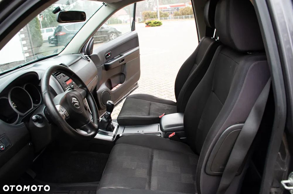 Suzuki Grand Vitara 1.6 Club - 8