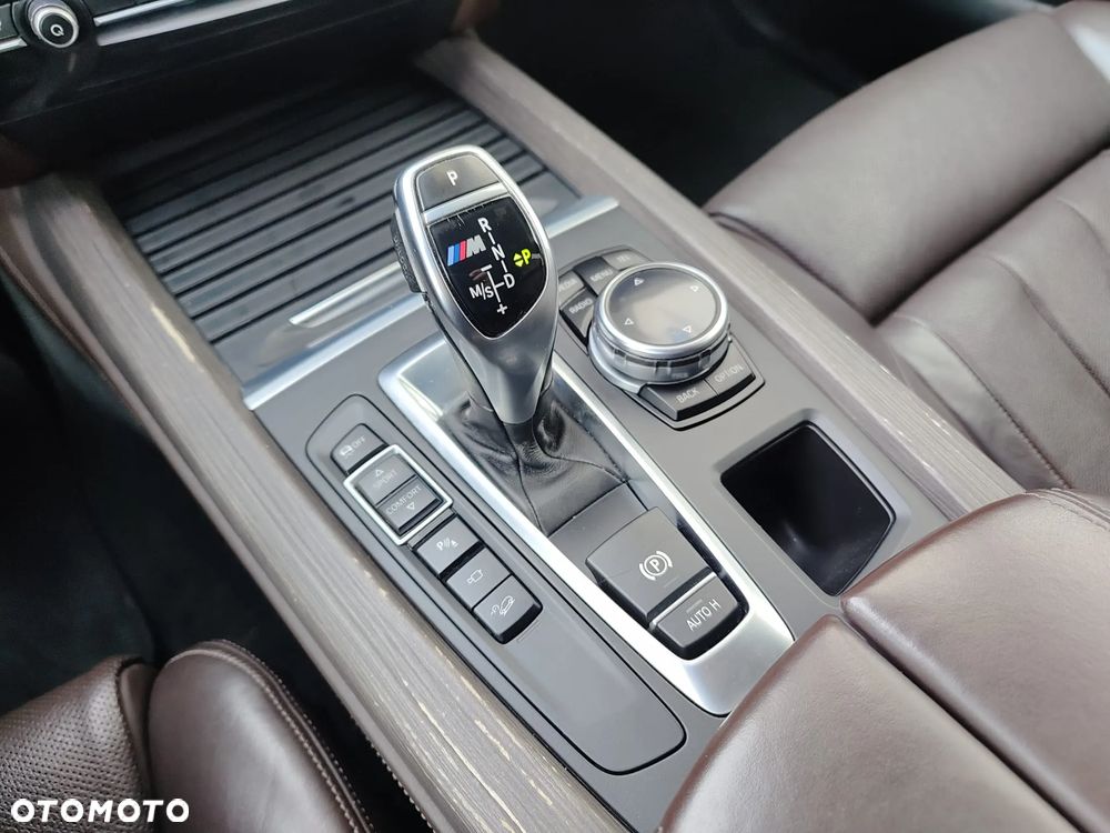 BMW X5 M M50d - 11