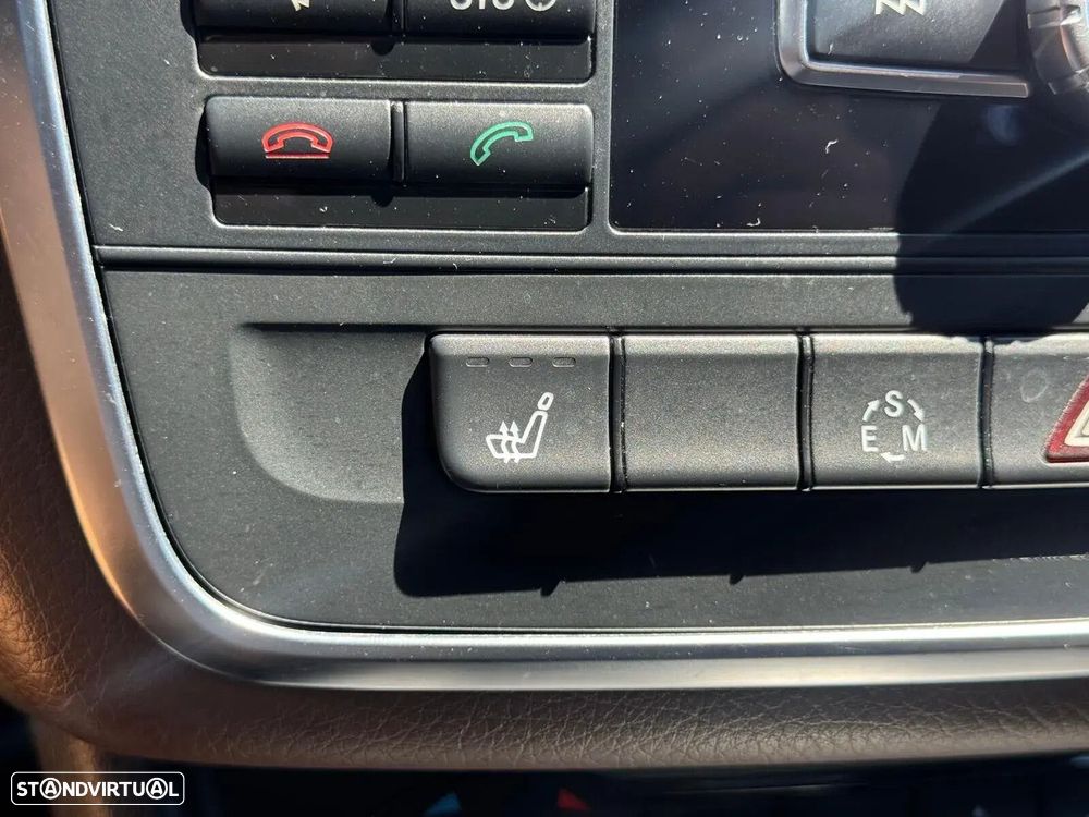 Mercedes-Benz A 220 - 35