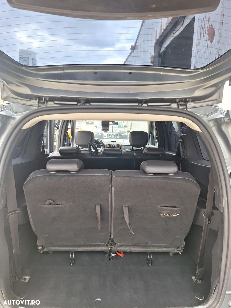 Dacia Lodgy 1.5 dCi Stepway - 8