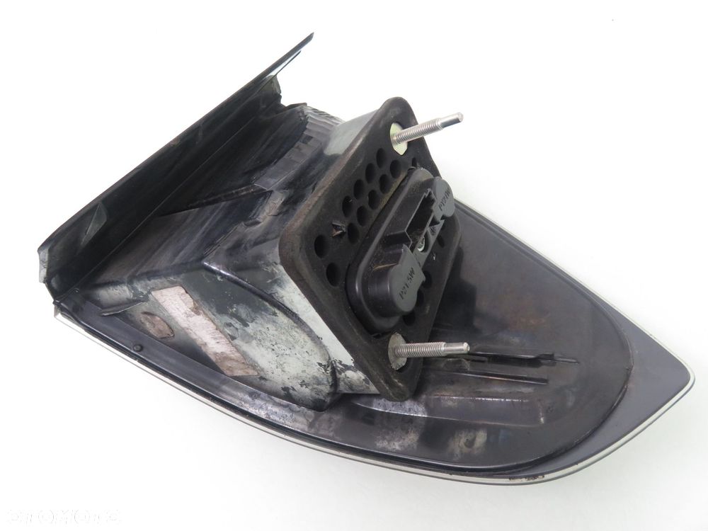 LAMPA LEWA TYLNA FORD S-MAX I - 5
