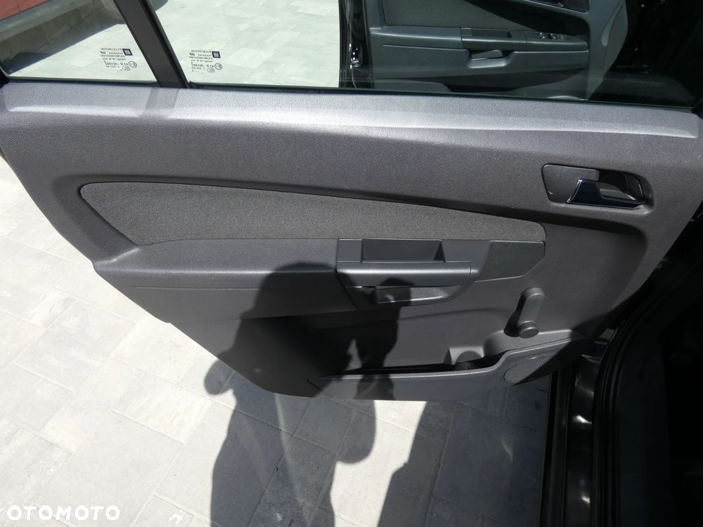 Opel Zafira 1.6 Enjoy - 27