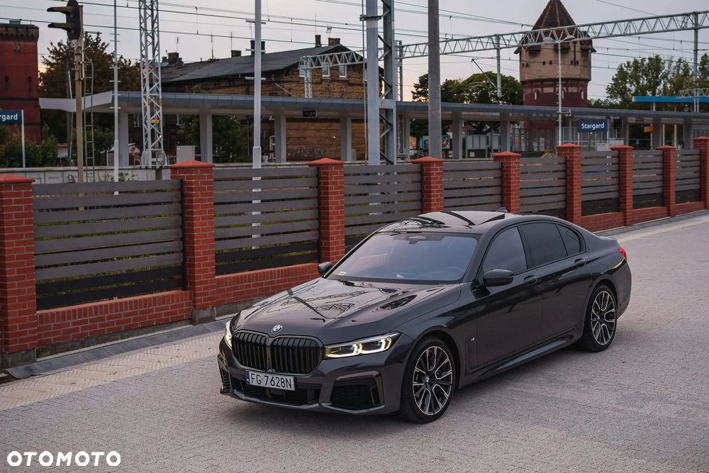 BMW Seria 7 750i xDrive - 1