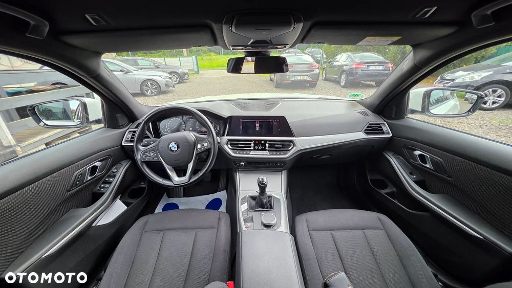 BMW Seria 3 318d - 5