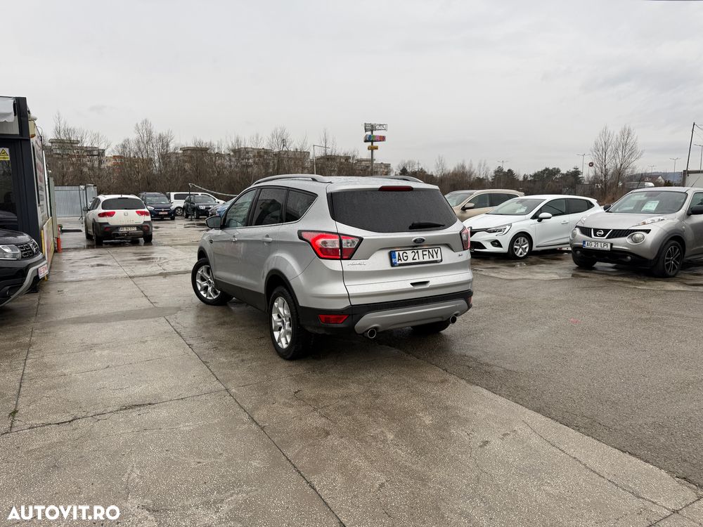 Ford Kuga 2.0 TDCi 4WD Powershift Titanium - 4